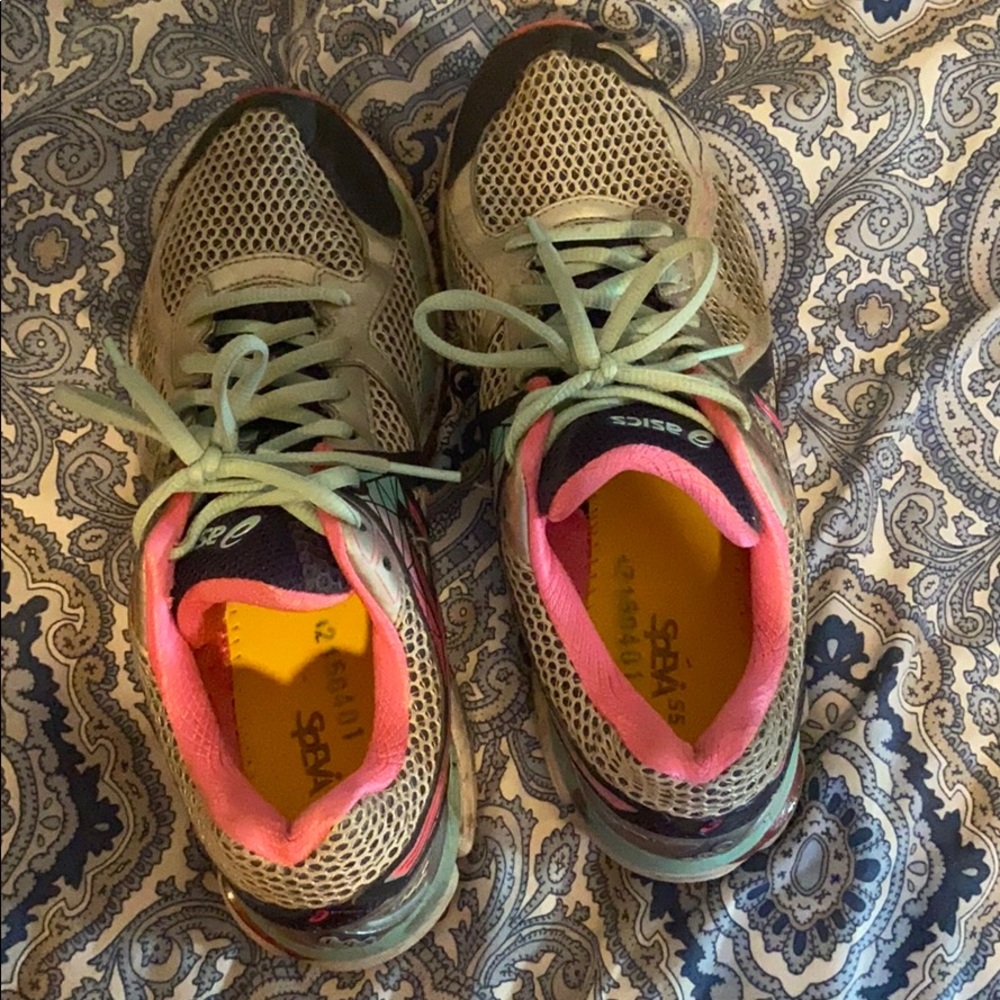 sneakers